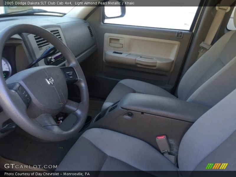 Light Almond Pearl Metallic / Khaki 2005 Dodge Dakota SLT Club Cab 4x4