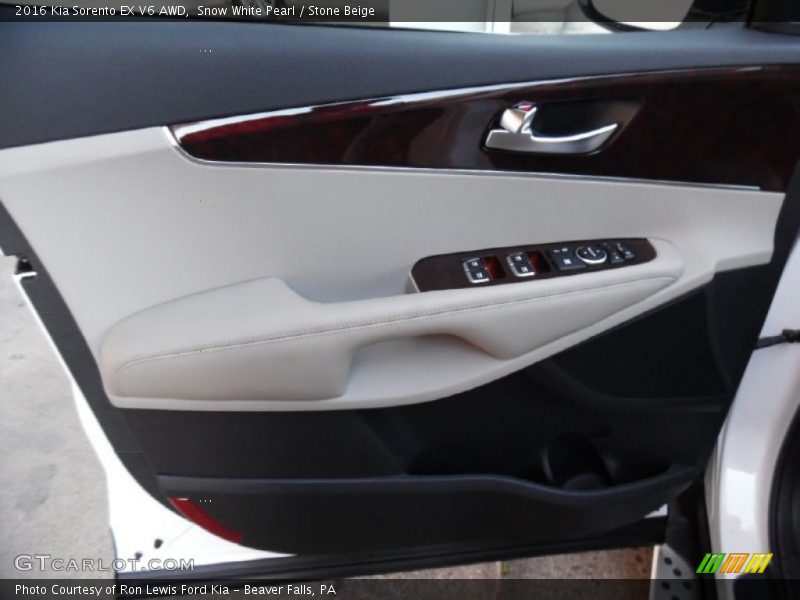 Snow White Pearl / Stone Beige 2016 Kia Sorento EX V6 AWD