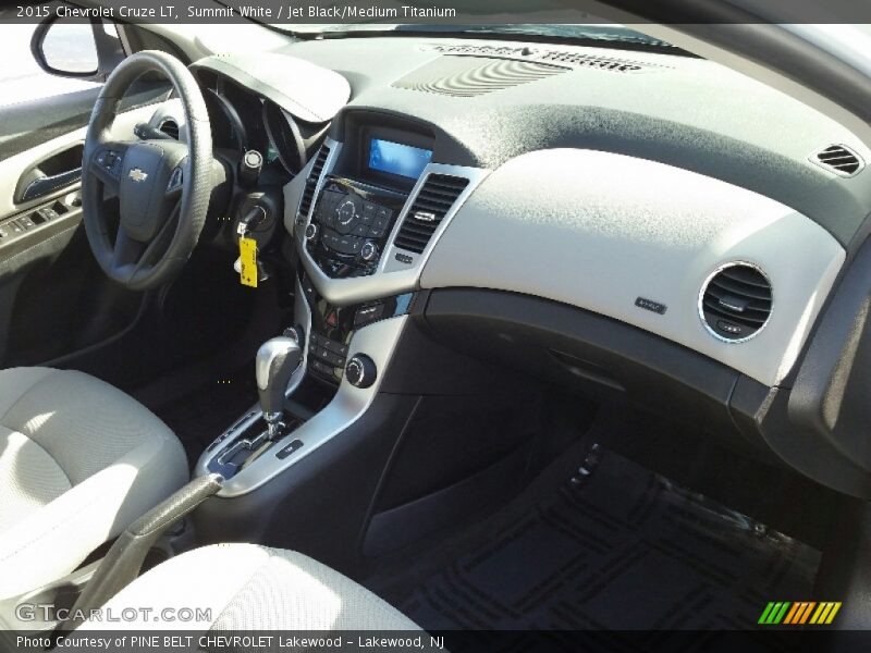Summit White / Jet Black/Medium Titanium 2015 Chevrolet Cruze LT