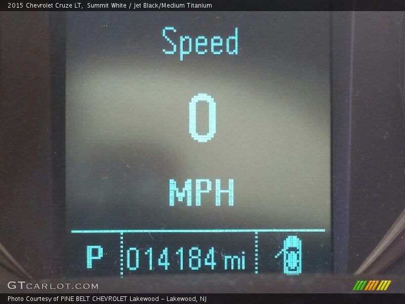 Summit White / Jet Black/Medium Titanium 2015 Chevrolet Cruze LT