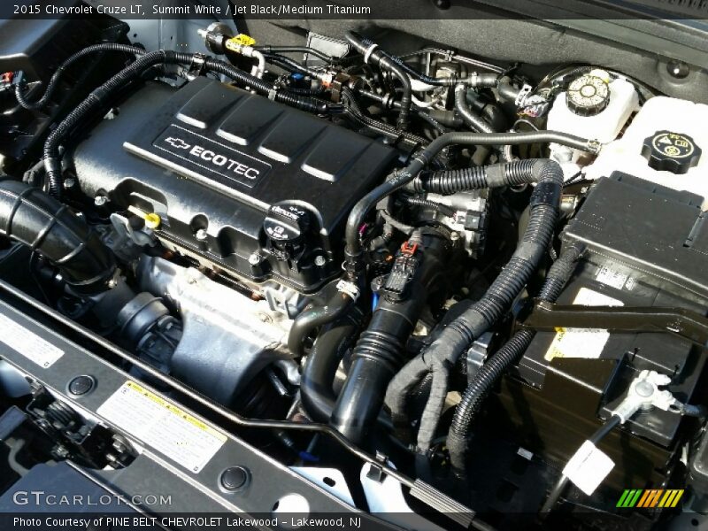 Summit White / Jet Black/Medium Titanium 2015 Chevrolet Cruze LT