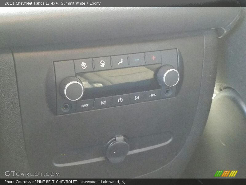 Summit White / Ebony 2011 Chevrolet Tahoe LS 4x4