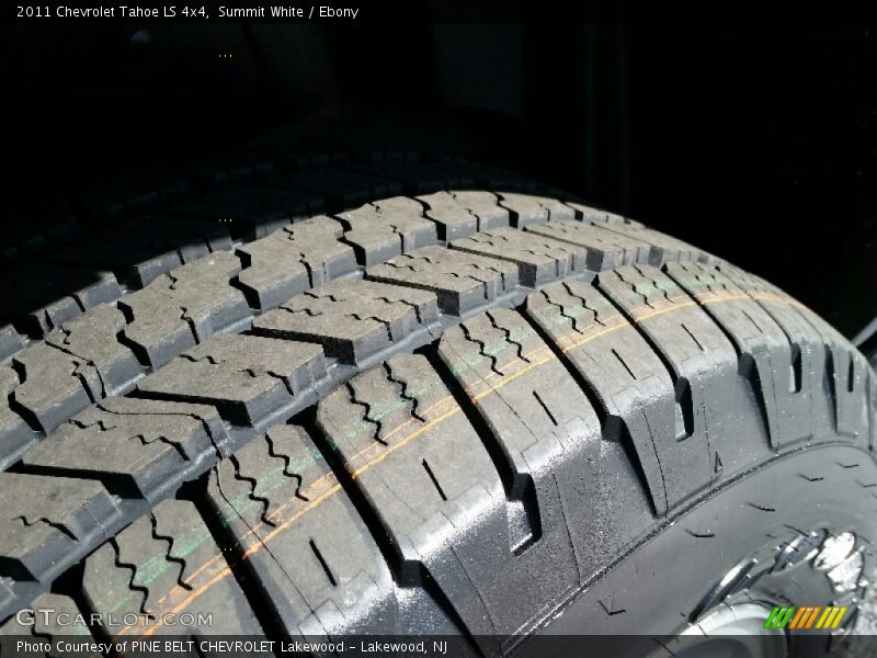 Summit White / Ebony 2011 Chevrolet Tahoe LS 4x4