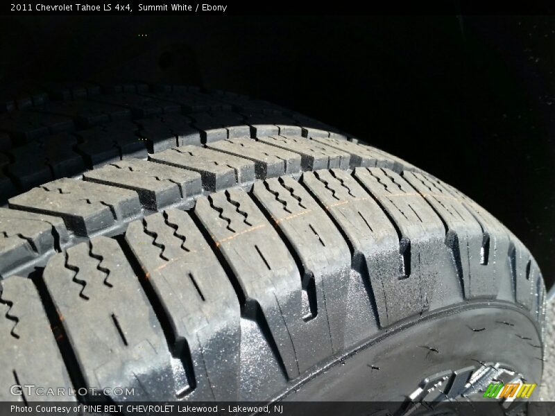 Summit White / Ebony 2011 Chevrolet Tahoe LS 4x4