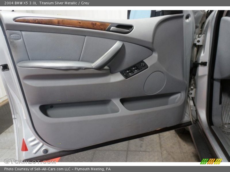 Titanium Silver Metallic / Grey 2004 BMW X5 3.0i