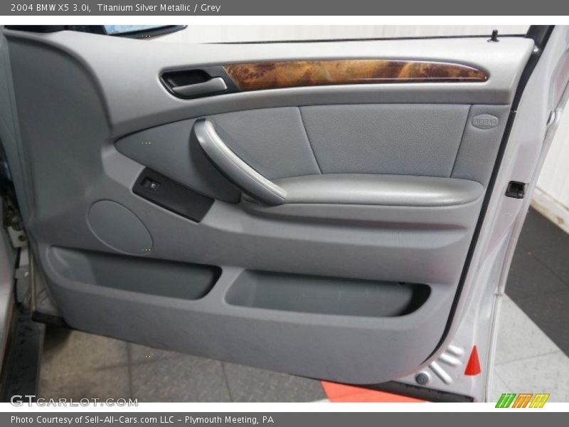 Titanium Silver Metallic / Grey 2004 BMW X5 3.0i