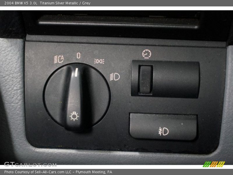 Titanium Silver Metallic / Grey 2004 BMW X5 3.0i