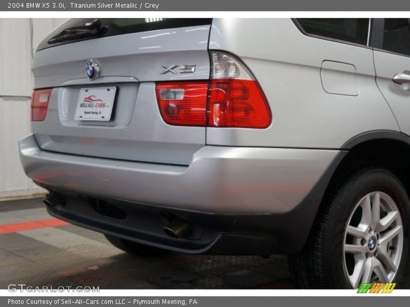 Titanium Silver Metallic / Grey 2004 BMW X5 3.0i
