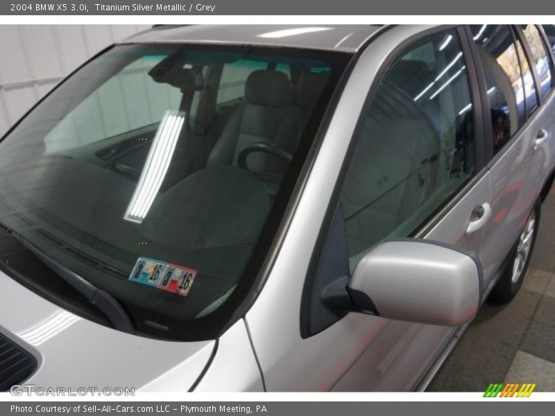 Titanium Silver Metallic / Grey 2004 BMW X5 3.0i