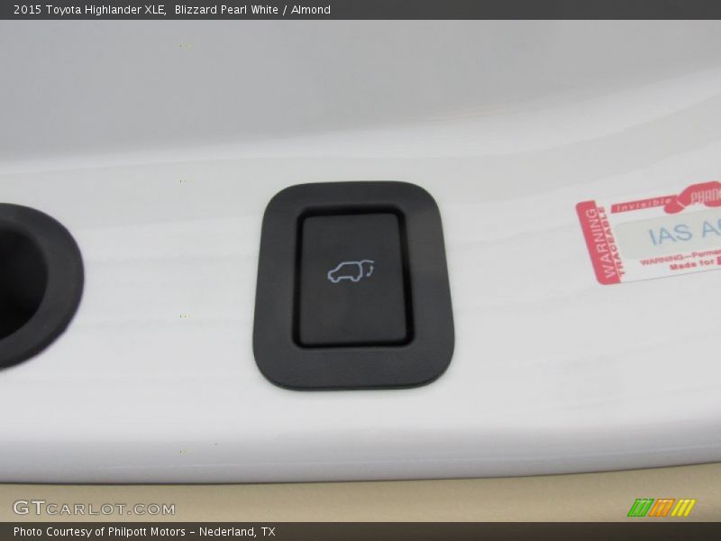 Blizzard Pearl White / Almond 2015 Toyota Highlander XLE