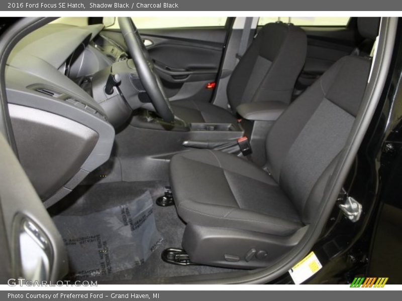 Shadow Black / Charcoal Black 2016 Ford Focus SE Hatch