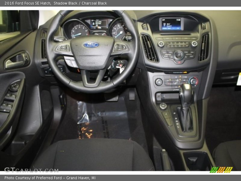 Shadow Black / Charcoal Black 2016 Ford Focus SE Hatch