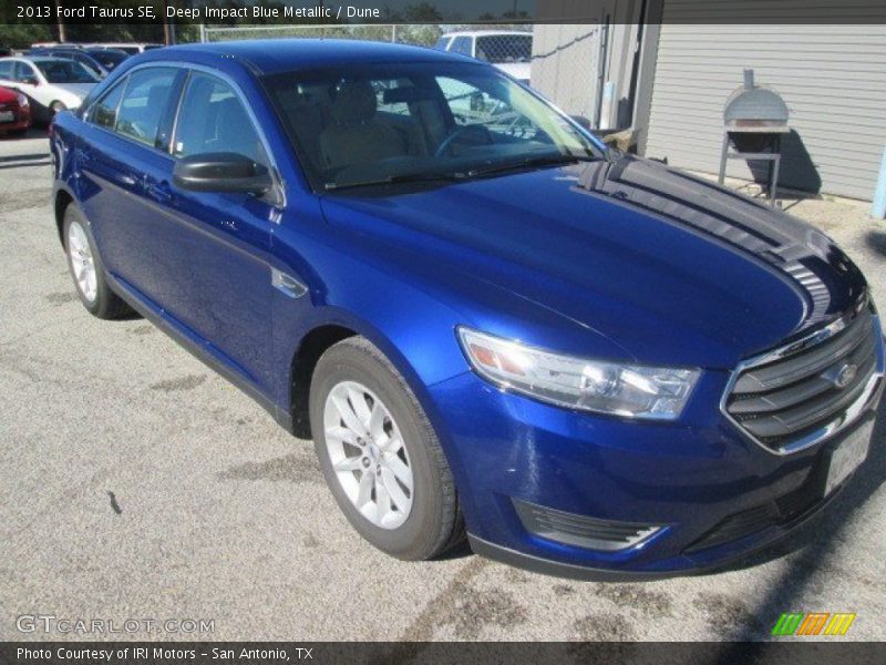 Deep Impact Blue Metallic / Dune 2013 Ford Taurus SE