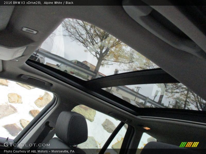Alpine White / Black 2016 BMW X3 xDrive28i