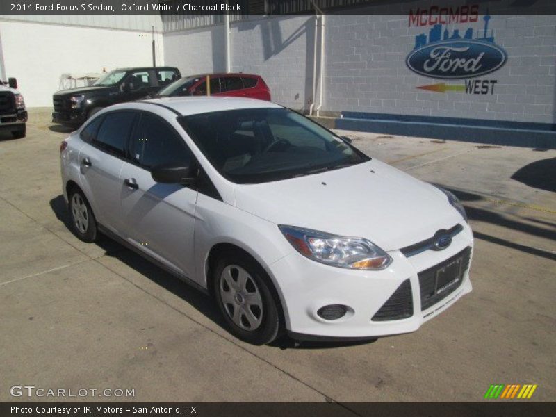 Oxford White / Charcoal Black 2014 Ford Focus S Sedan