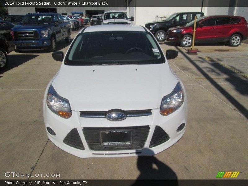 Oxford White / Charcoal Black 2014 Ford Focus S Sedan