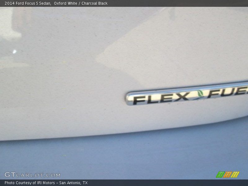 Oxford White / Charcoal Black 2014 Ford Focus S Sedan