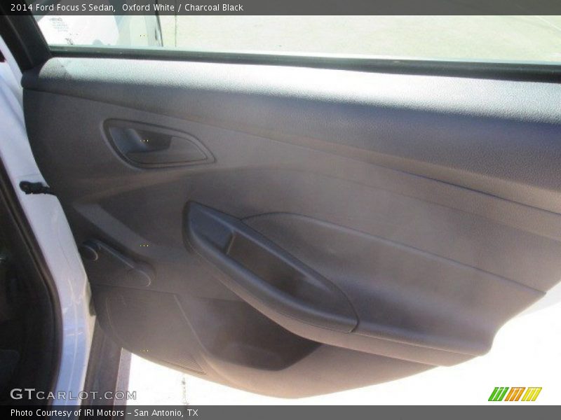 Oxford White / Charcoal Black 2014 Ford Focus S Sedan