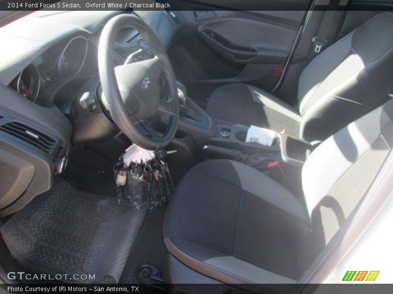 Oxford White / Charcoal Black 2014 Ford Focus S Sedan
