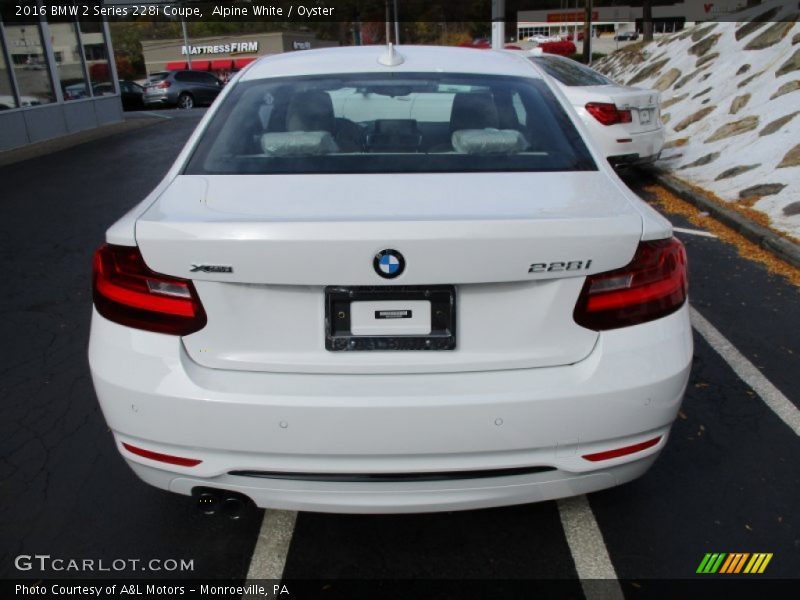 Alpine White / Oyster 2016 BMW 2 Series 228i Coupe