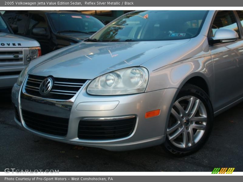 Reflex Silver Metallic / Black 2005 Volkswagen Jetta Value Edition Sedan