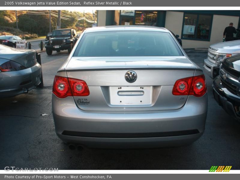 Reflex Silver Metallic / Black 2005 Volkswagen Jetta Value Edition Sedan