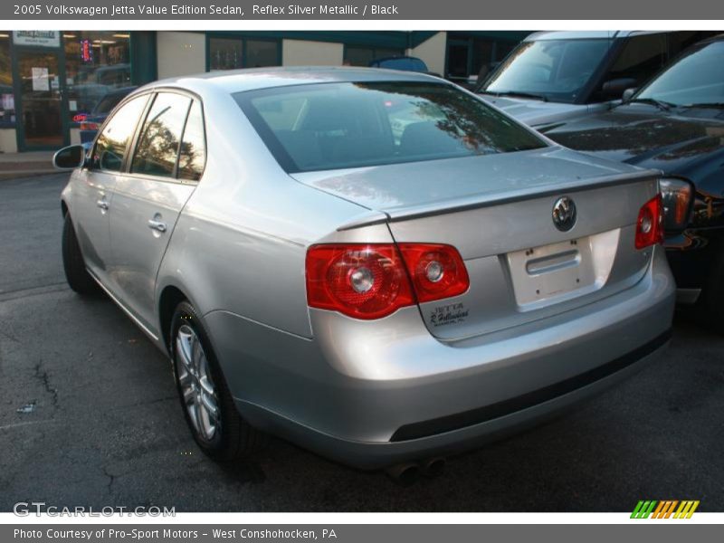 Reflex Silver Metallic / Black 2005 Volkswagen Jetta Value Edition Sedan