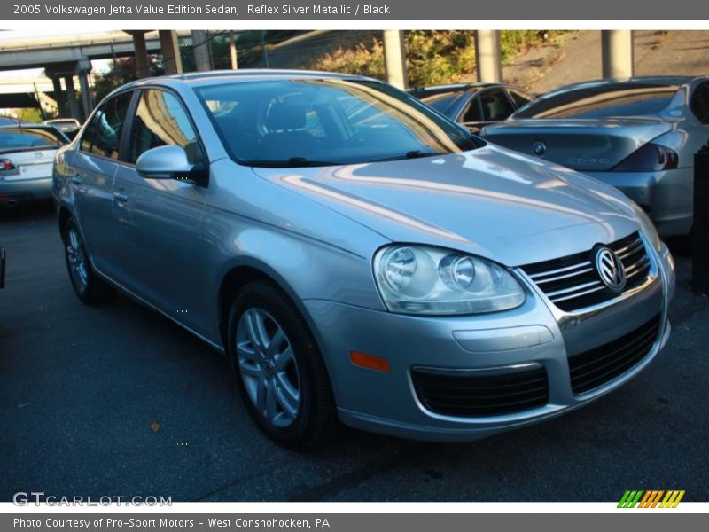 Front 3/4 View of 2005 Jetta Value Edition Sedan