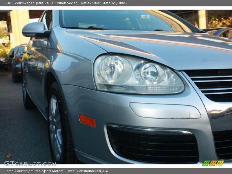 Reflex Silver Metallic / Black 2005 Volkswagen Jetta Value Edition Sedan