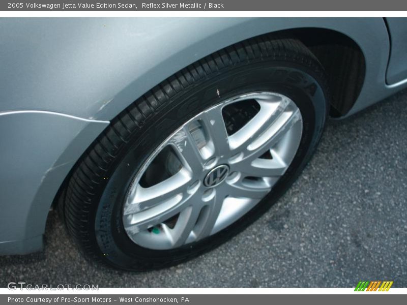 Reflex Silver Metallic / Black 2005 Volkswagen Jetta Value Edition Sedan