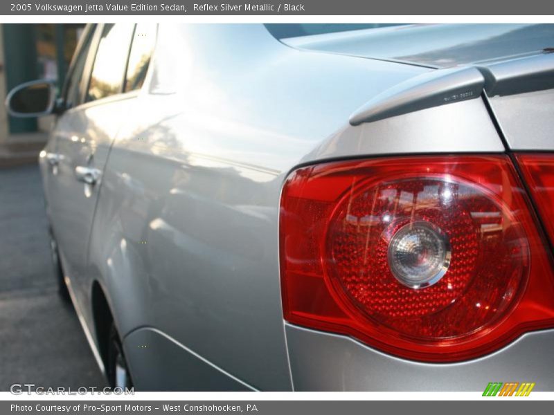 Reflex Silver Metallic / Black 2005 Volkswagen Jetta Value Edition Sedan