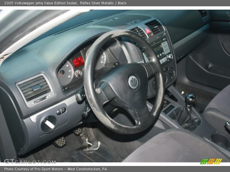 Reflex Silver Metallic / Black 2005 Volkswagen Jetta Value Edition Sedan