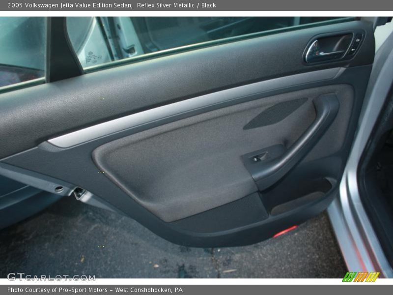 Reflex Silver Metallic / Black 2005 Volkswagen Jetta Value Edition Sedan