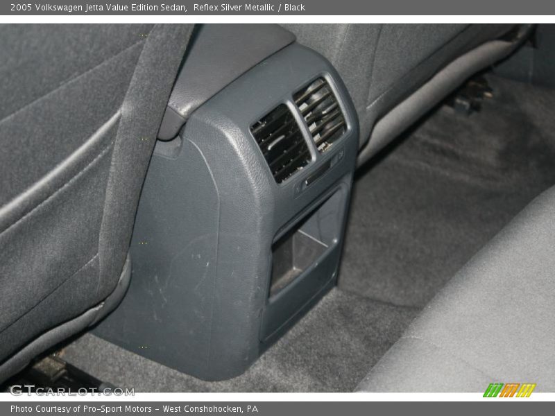 Reflex Silver Metallic / Black 2005 Volkswagen Jetta Value Edition Sedan
