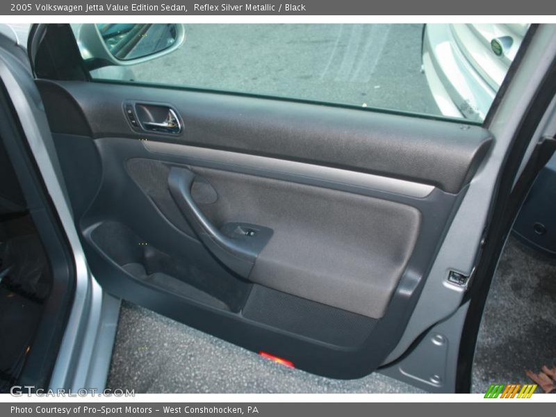 Reflex Silver Metallic / Black 2005 Volkswagen Jetta Value Edition Sedan
