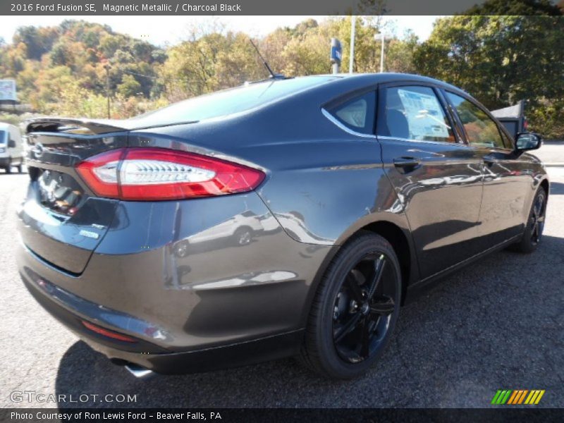 Magnetic Metallic / Charcoal Black 2016 Ford Fusion SE