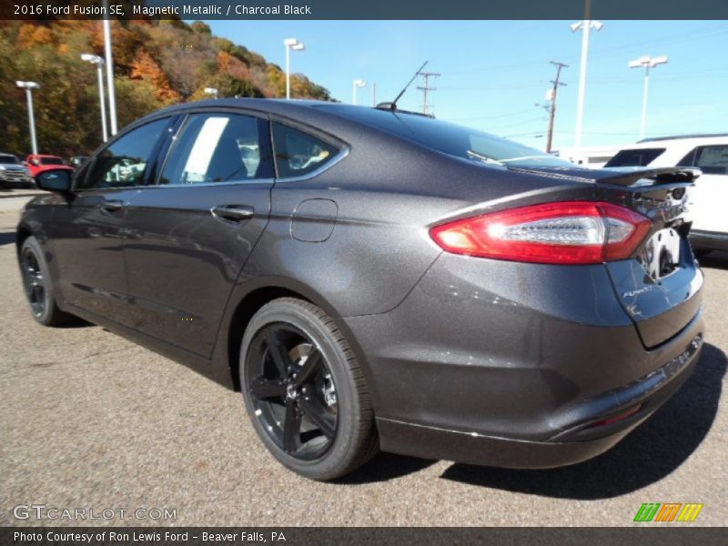 Magnetic Metallic / Charcoal Black 2016 Ford Fusion SE
