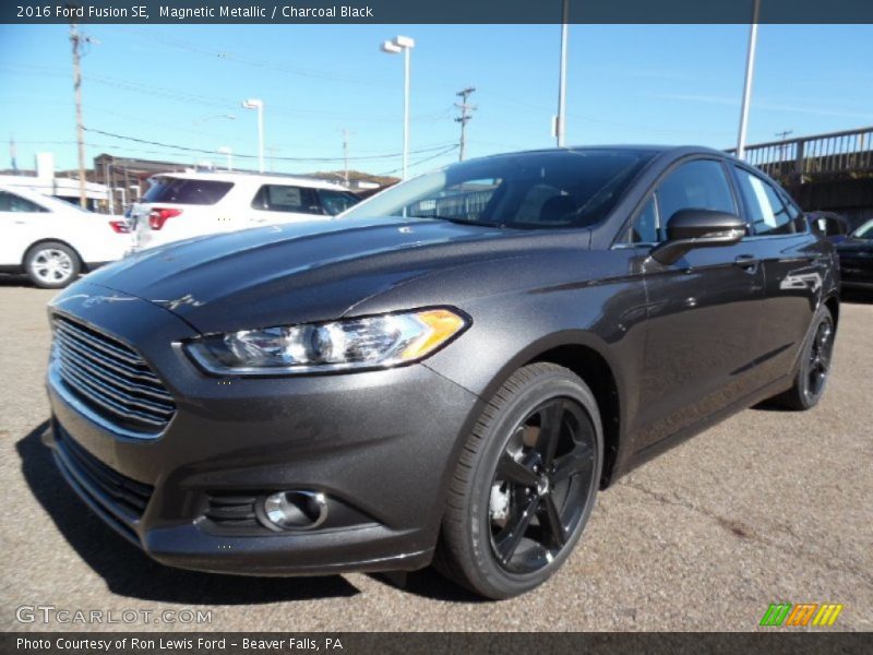 Magnetic Metallic / Charcoal Black 2016 Ford Fusion SE