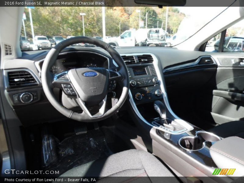 Magnetic Metallic / Charcoal Black 2016 Ford Fusion SE