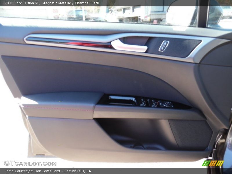 Magnetic Metallic / Charcoal Black 2016 Ford Fusion SE