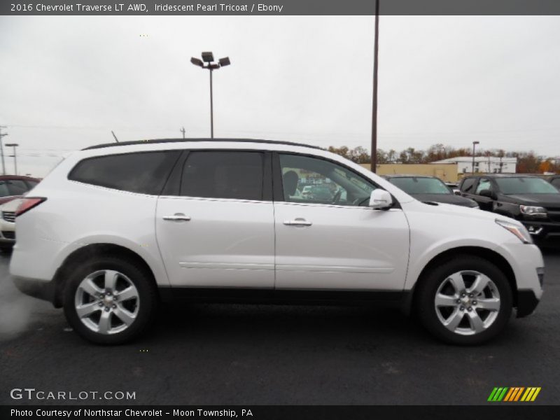 Iridescent Pearl Tricoat / Ebony 2016 Chevrolet Traverse LT AWD