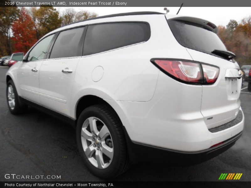 Iridescent Pearl Tricoat / Ebony 2016 Chevrolet Traverse LT AWD
