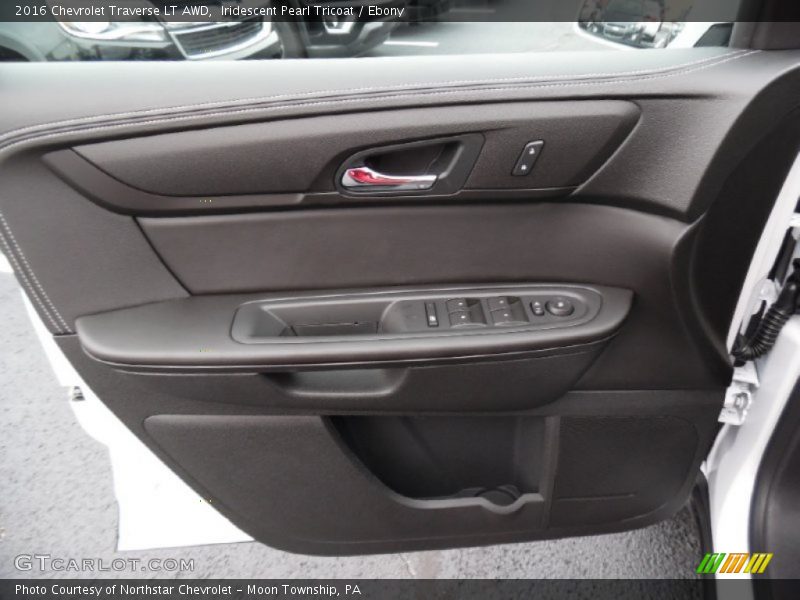 Iridescent Pearl Tricoat / Ebony 2016 Chevrolet Traverse LT AWD