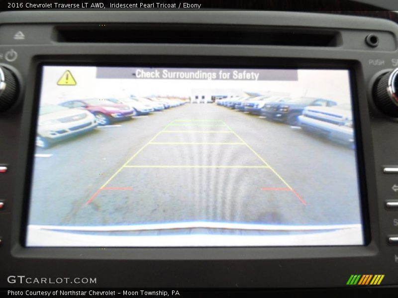Iridescent Pearl Tricoat / Ebony 2016 Chevrolet Traverse LT AWD
