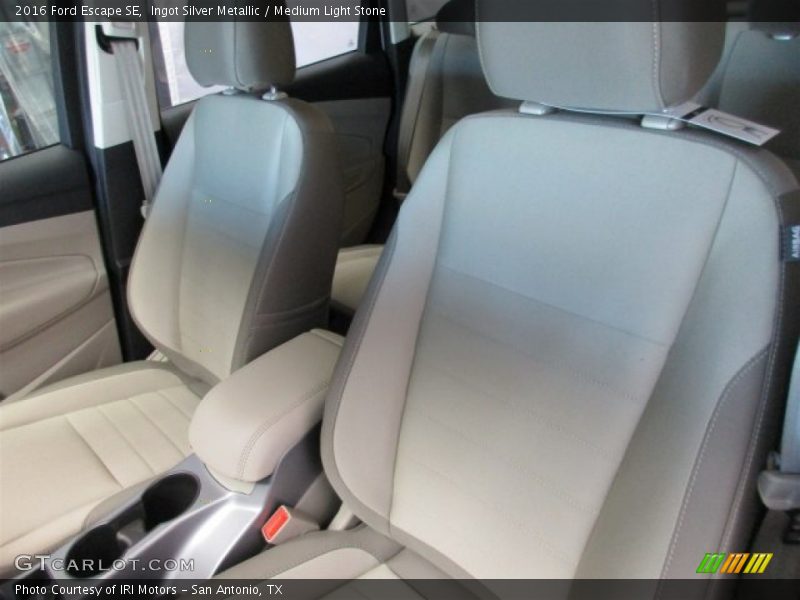 Ingot Silver Metallic / Medium Light Stone 2016 Ford Escape SE