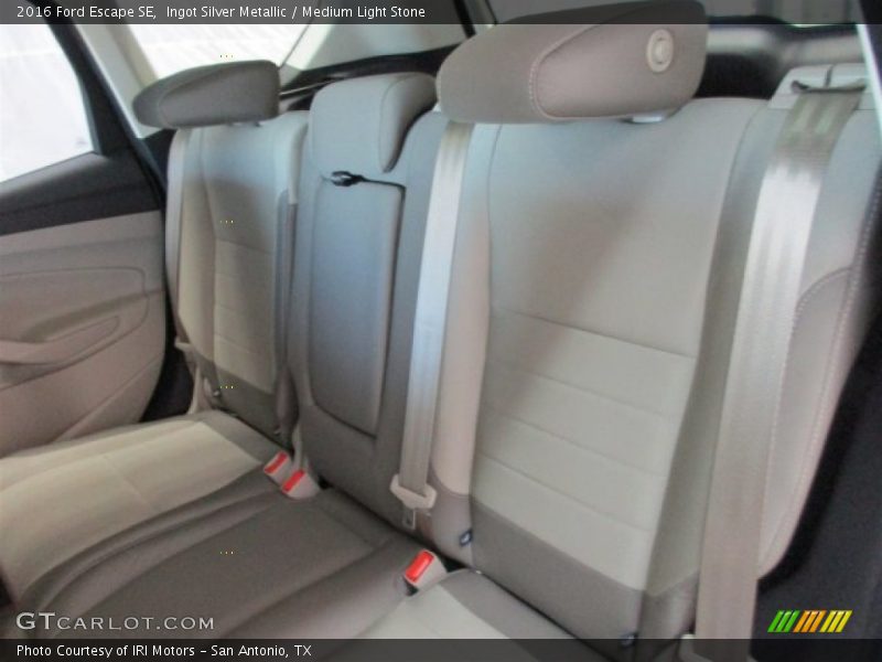 Ingot Silver Metallic / Medium Light Stone 2016 Ford Escape SE