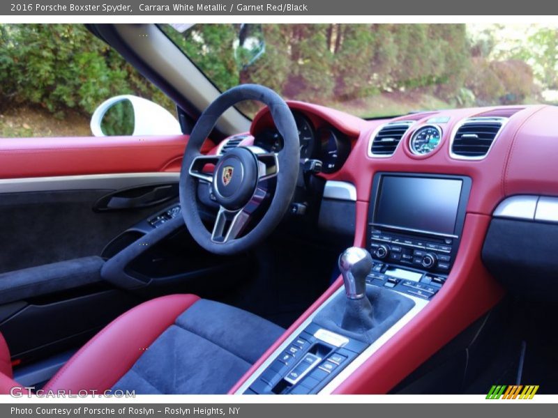 Dashboard of 2016 Boxster Spyder