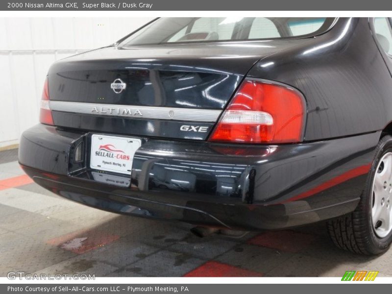 Super Black / Dusk Gray 2000 Nissan Altima GXE