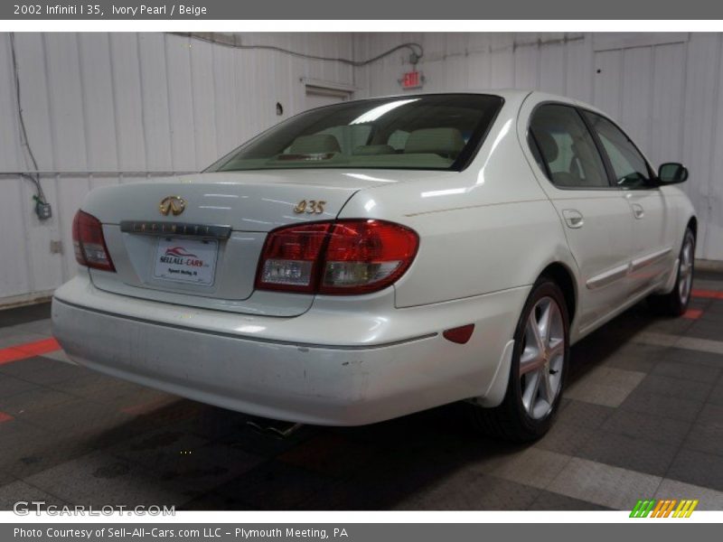 Ivory Pearl / Beige 2002 Infiniti I 35