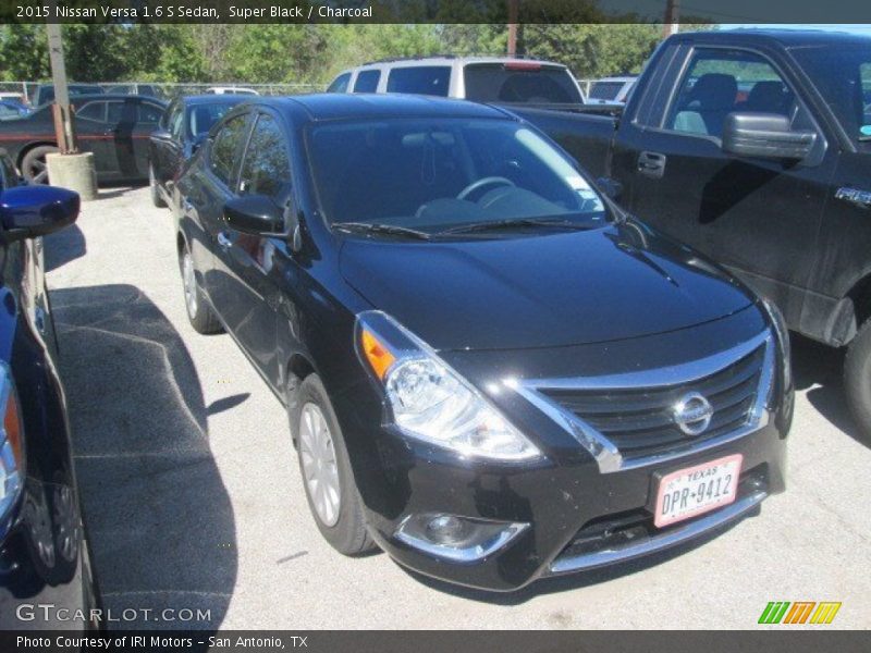 Super Black / Charcoal 2015 Nissan Versa 1.6 S Sedan